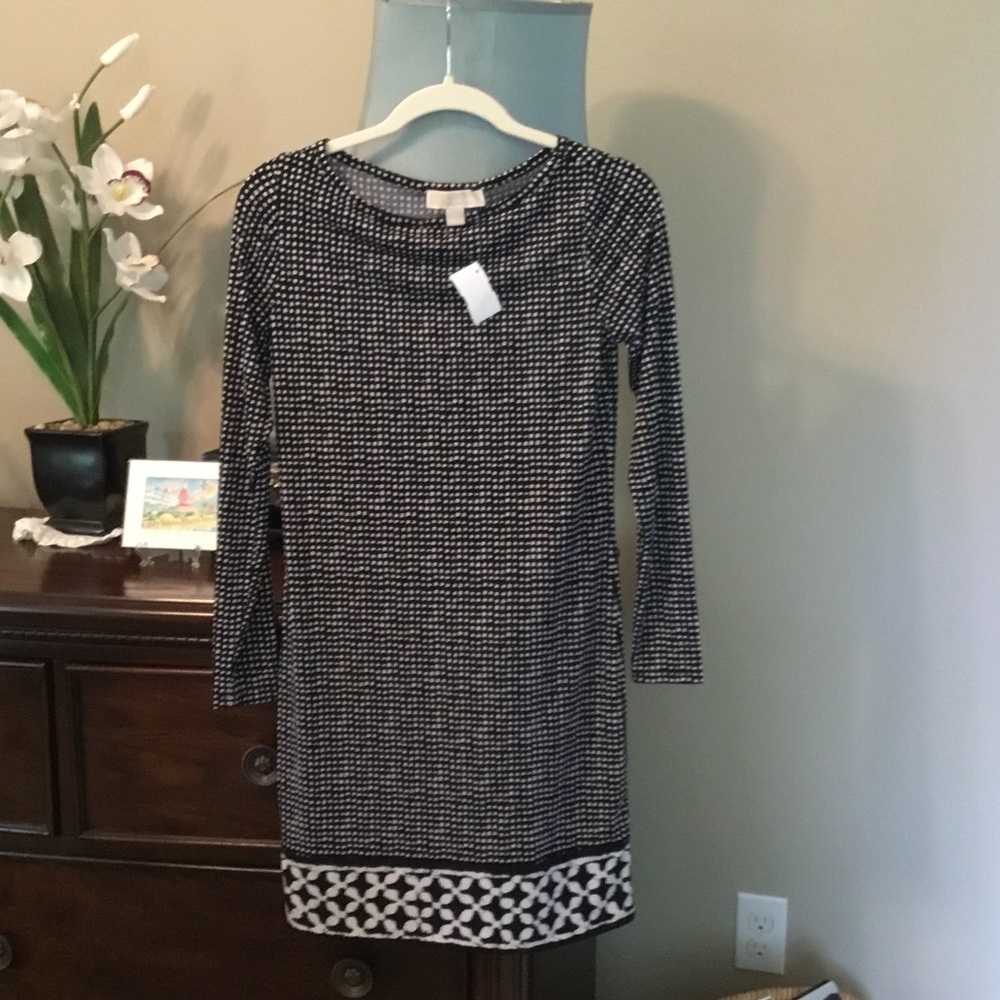 Michael Kors-NWOT-Black and White Long-Sleeve Patterned Shift Dress